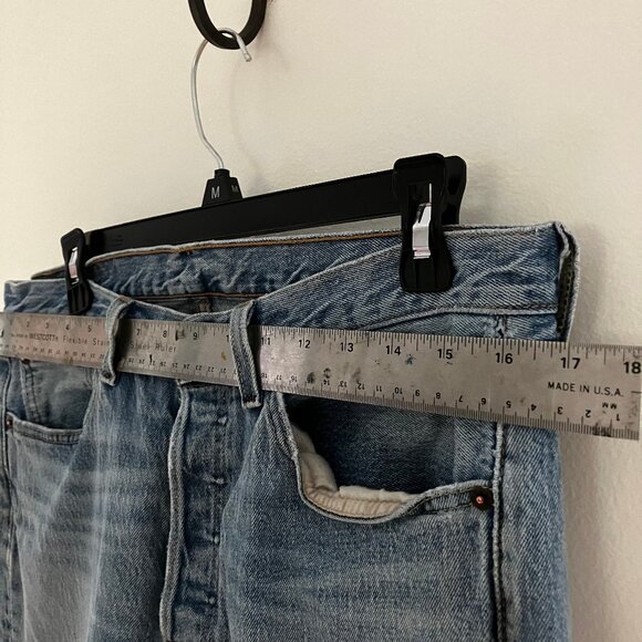 Men's Levi's 501, 32 x 30, distressed by natural wear - Picture 5 of 10